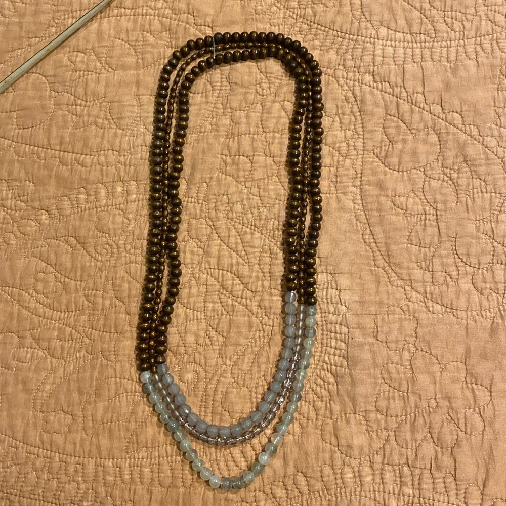 Lands End wooden beaded necklace with bag